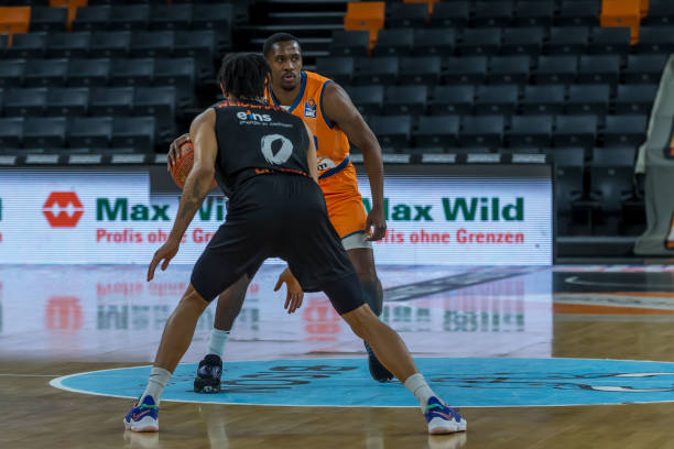 海港主场萎 海港主场萎